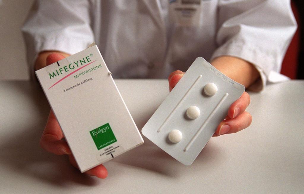 Принять таблетку или сохранить беременность? Как проходит медикаментозный аборт