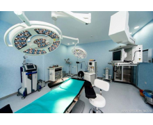 Клиника "Этерна" оснащена диагностическим, хирургическим и физиотерапевтическим  оборудованием европейских производителей премиум класса. В диагностике используются высокоточные сканеры, в хирургии - эндоскопические и лапаротомические стойки. Физиотерапия представлена различными лазерами производителя "DEKA".